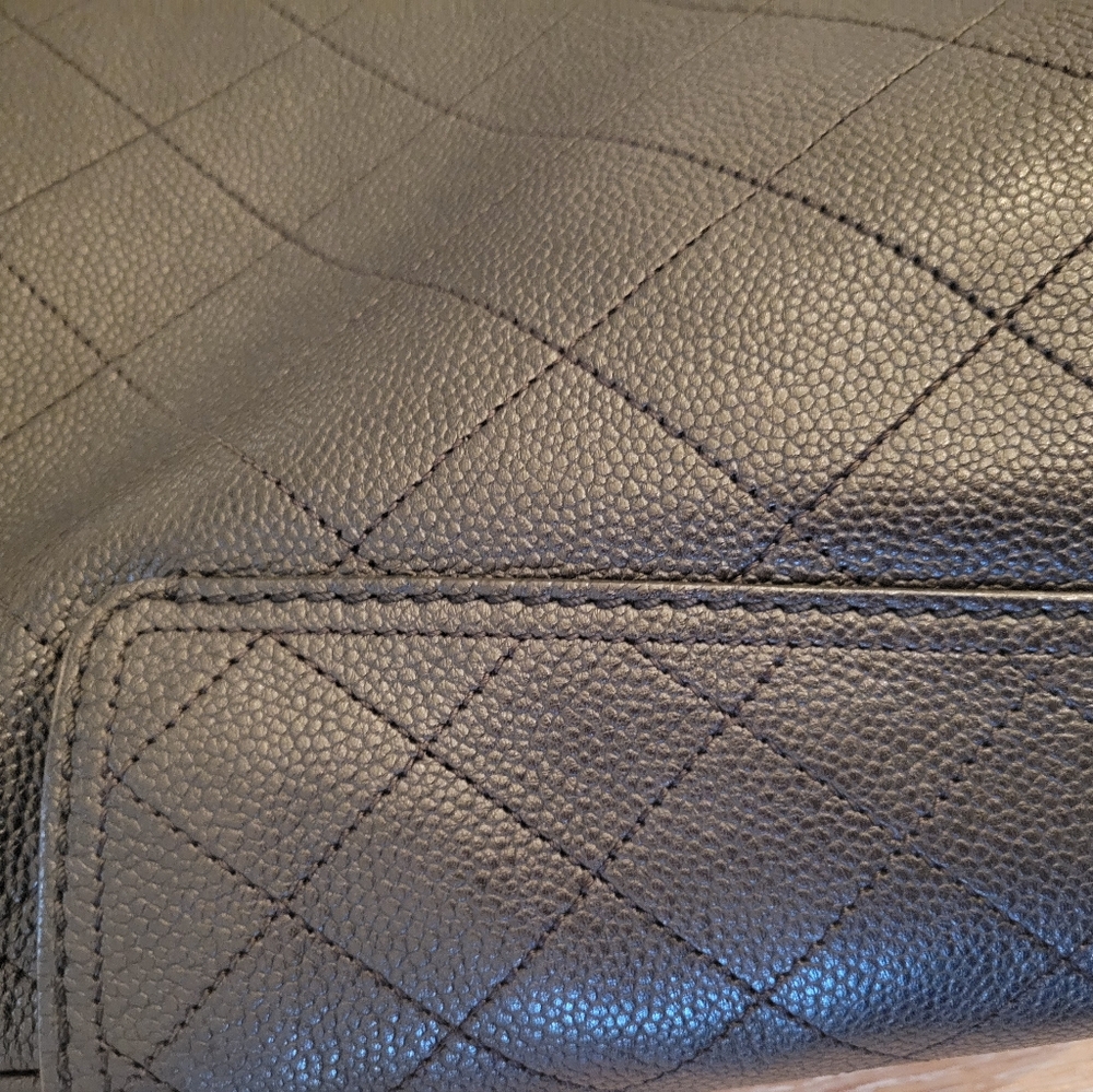Chanel Black CC Pocket Hobo Quilted Caviar Medium Tote Handbag - Picture 12 of 16